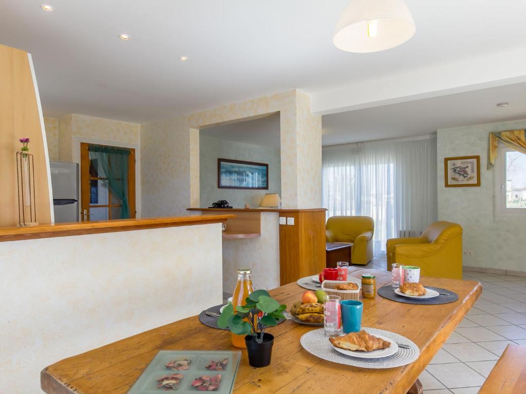 Holiday Home L'Hermine - PLC228 by Interhome photo 3