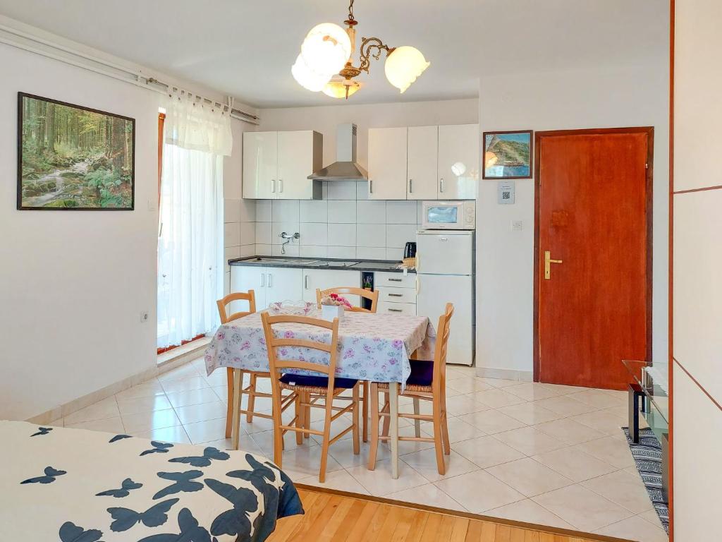 Apartment Kuki - PRC159 by Interhome photo 3