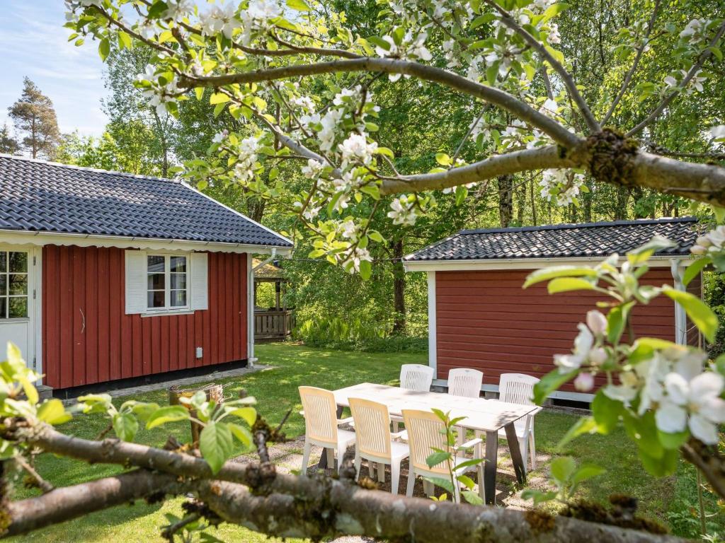 Chalet Skogsgläntan - HAL023 by Interhome photo 2