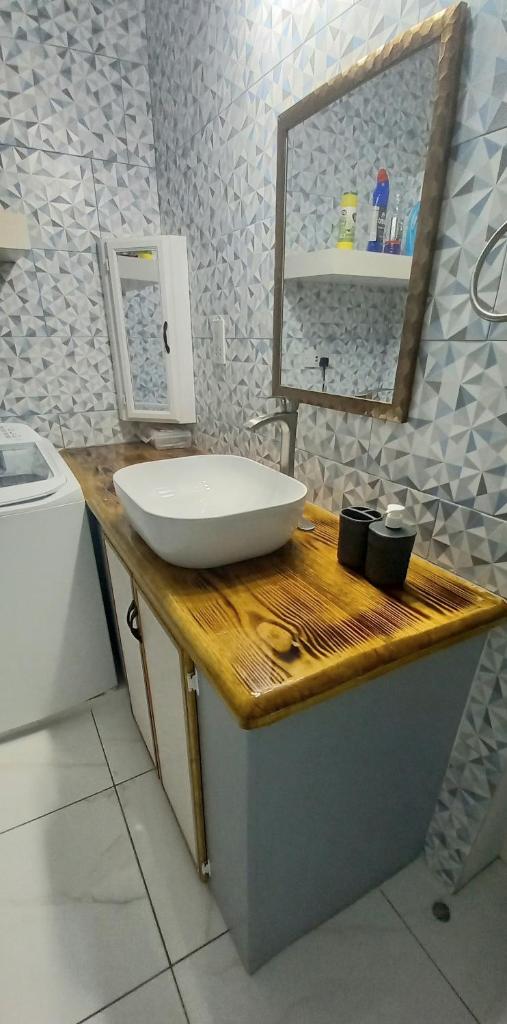 Cozy vacation retreat with free parking photo 3