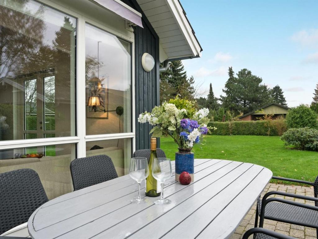Holiday Home Aura - 100m from the sea in Lolland- Falster and Mon by Interhome photo 2