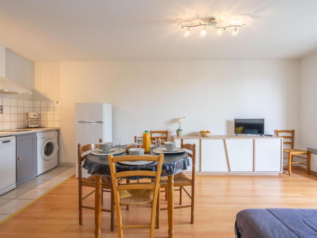 Apartment Les Hautes Folies-8 by Interhome photo 1