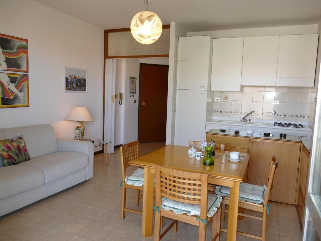 Apartment Home Sweet Home by Interhome photo 3