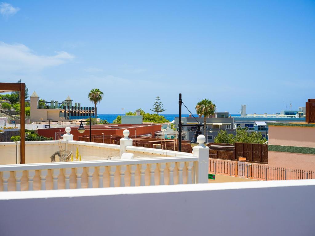 Beautiful beach house in traditional Canarian style photo 3