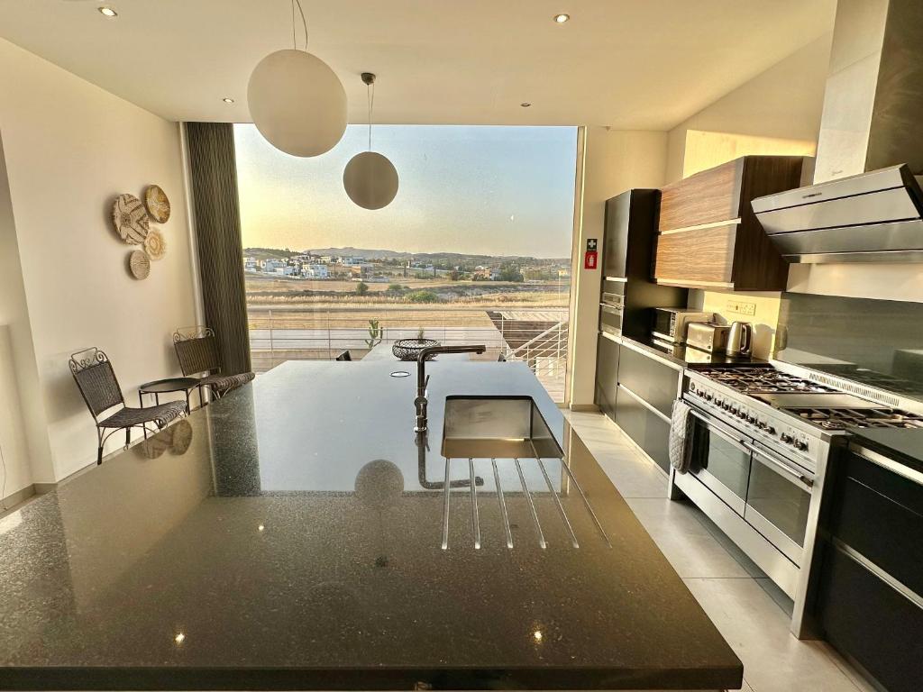 Amazing Luxury Villa Larnaca photo 2