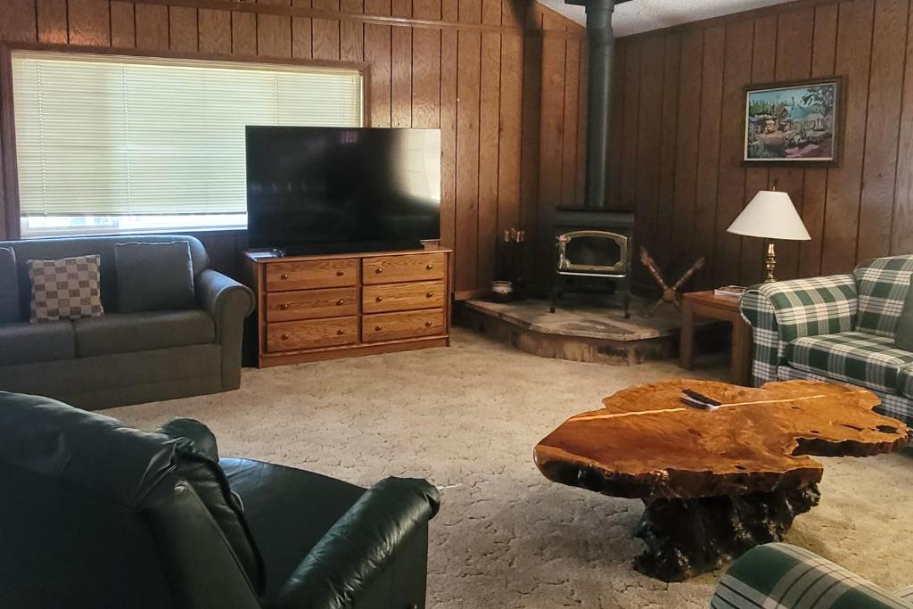 It's Cabin Time photo 4