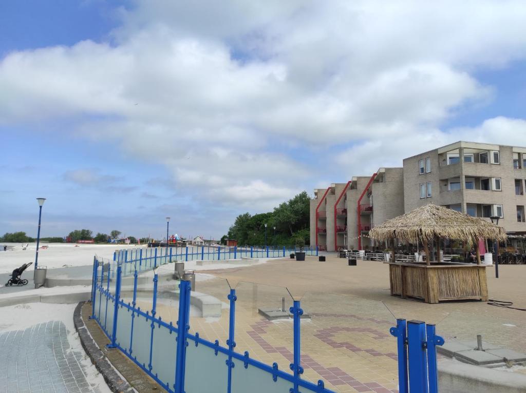 Appartement IJsselmeer Makkum strand photo 2