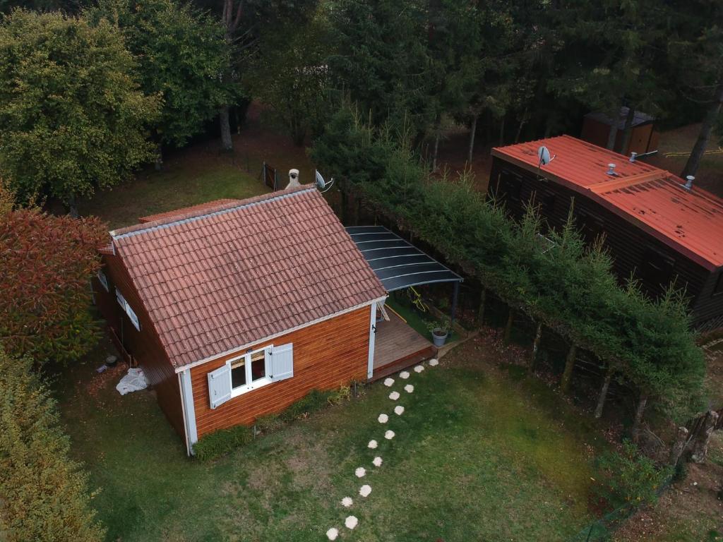 Charmant chalet en Auvergne proche du lac photo 2