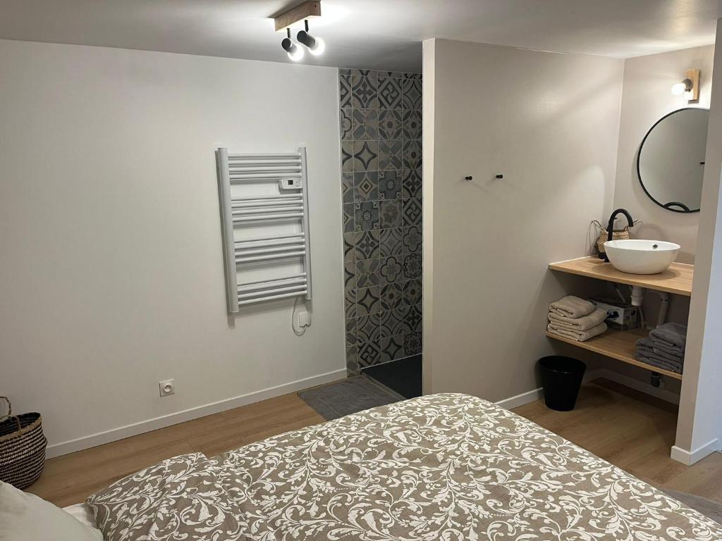 Studio Carnot - Proche Docks 76, Kindarena et centre ville de ROUEN - Stationnement gratuit - NETFLIX - WIFI photo 1