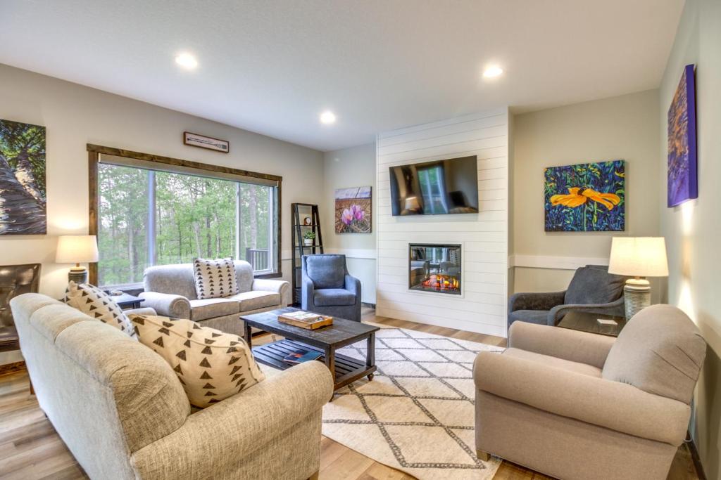 Contemporary Gull Lake Resort Townhome Boat Slip! photo 2