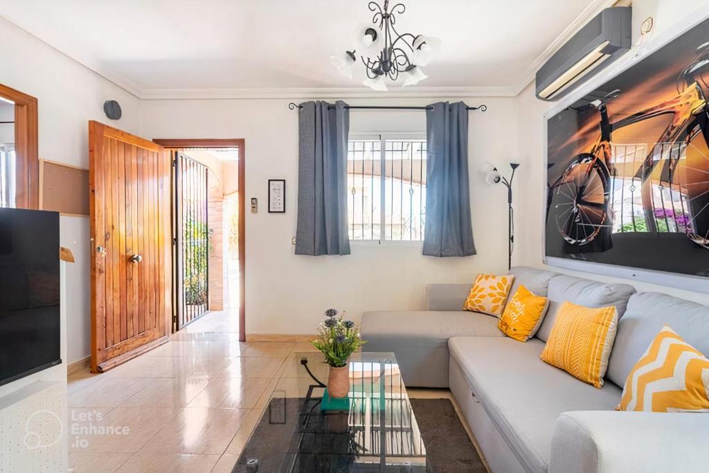Velo Villa w/ A/C, free Wi-Fi & Pool near Benidorm photo 4