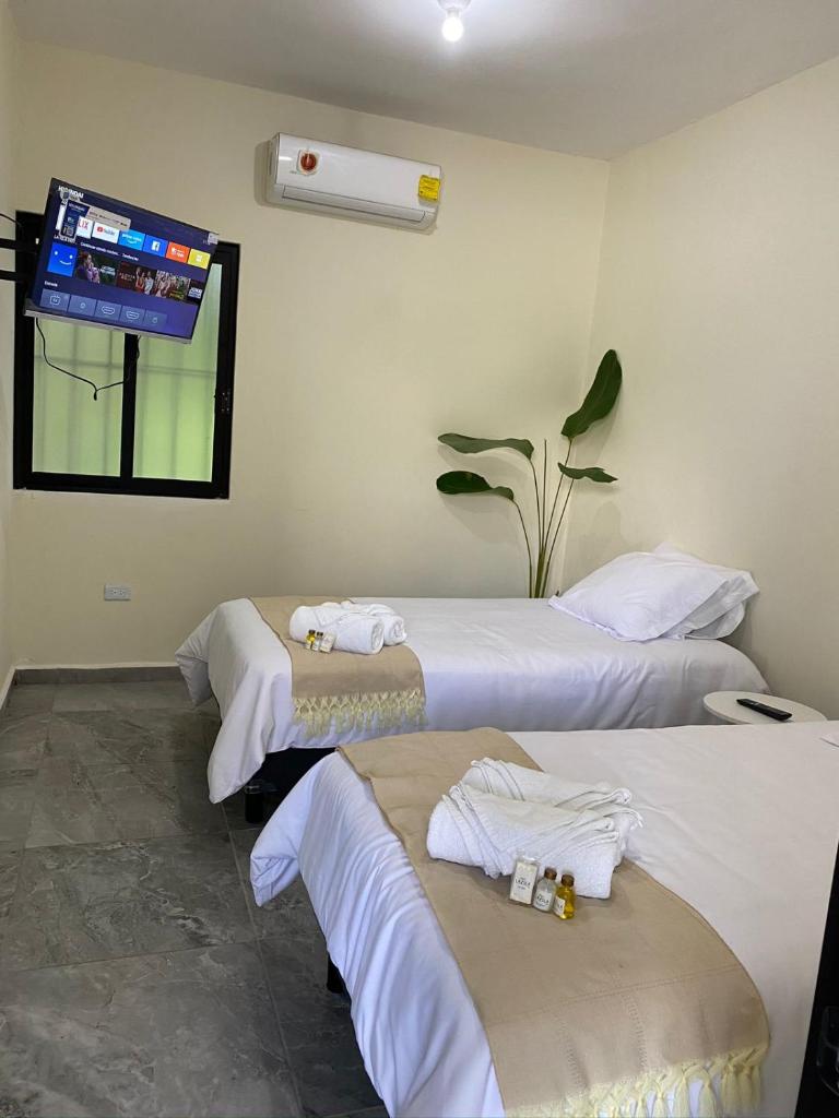 Hotel La Isla photo 2
