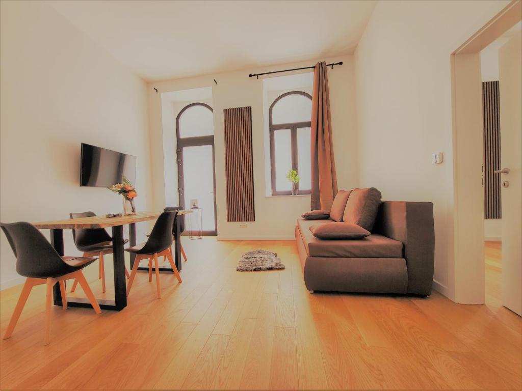 Novara City Apartment - Tap to explore photos