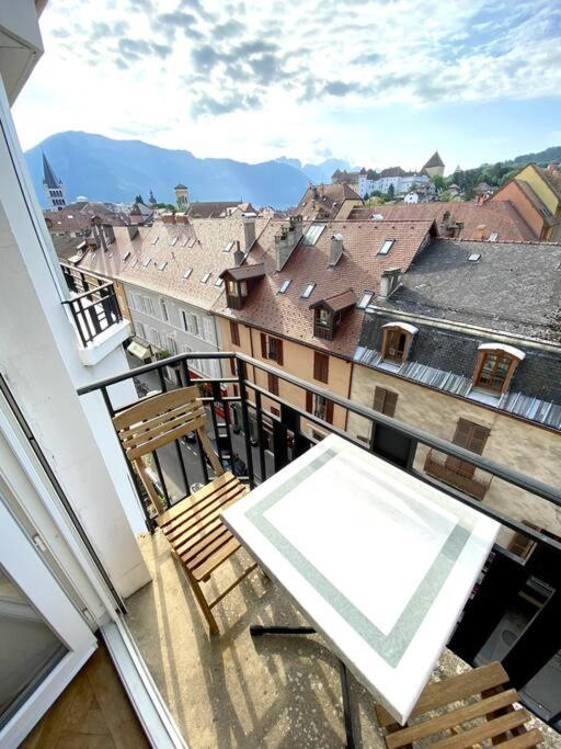 T3 de 73 m2 , garage , vue montagnes et château photo 1