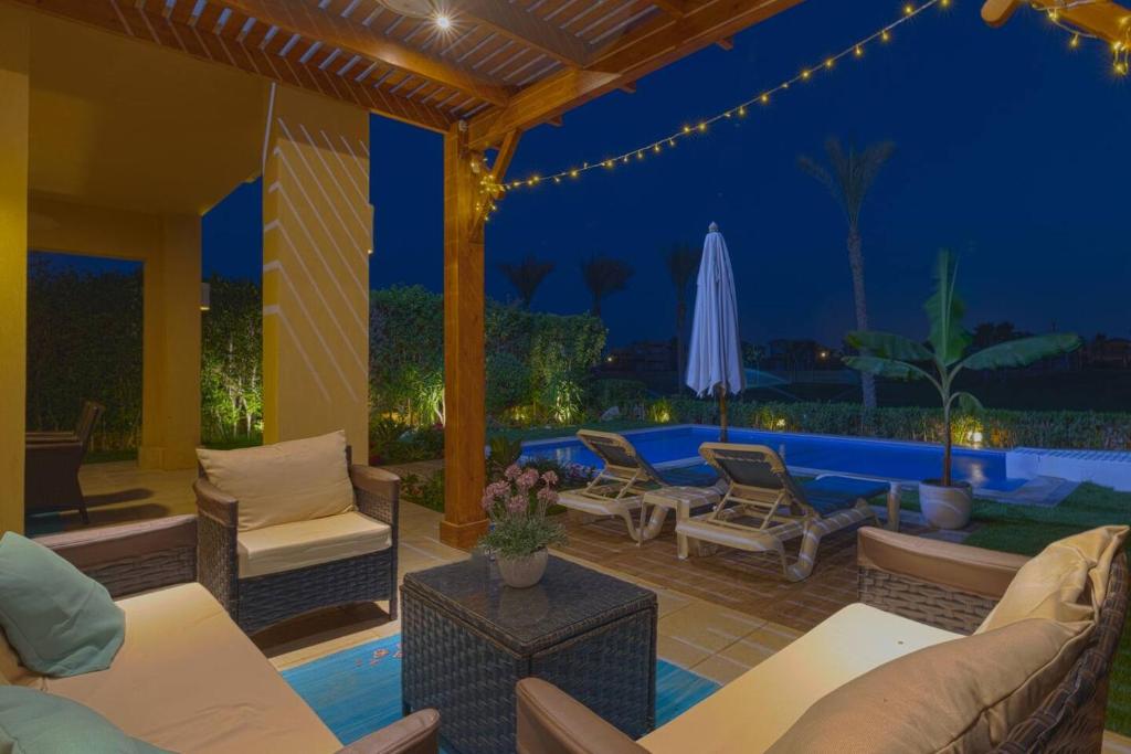 Safty Palm Oasis Private Pool & Beach Access photo 1