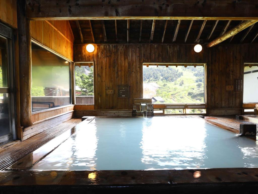 Manza Onsen Nisshinkan photo 4