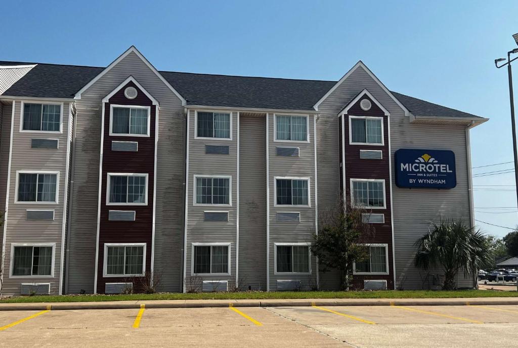Microtel Inn & Suites by Wyndham Houston image