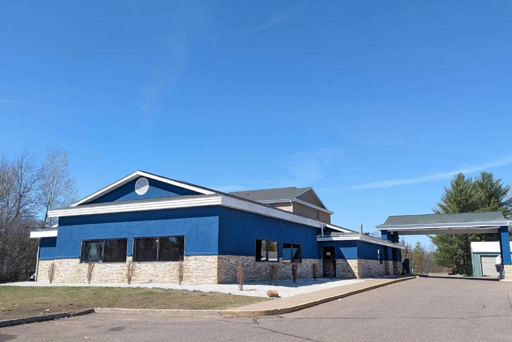 AmericInn by Wyndham Tomahawk image