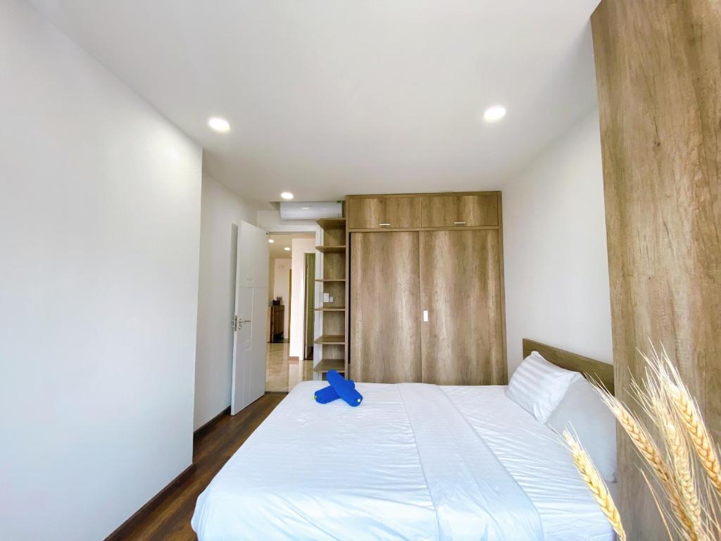 Apartment Front Ocean