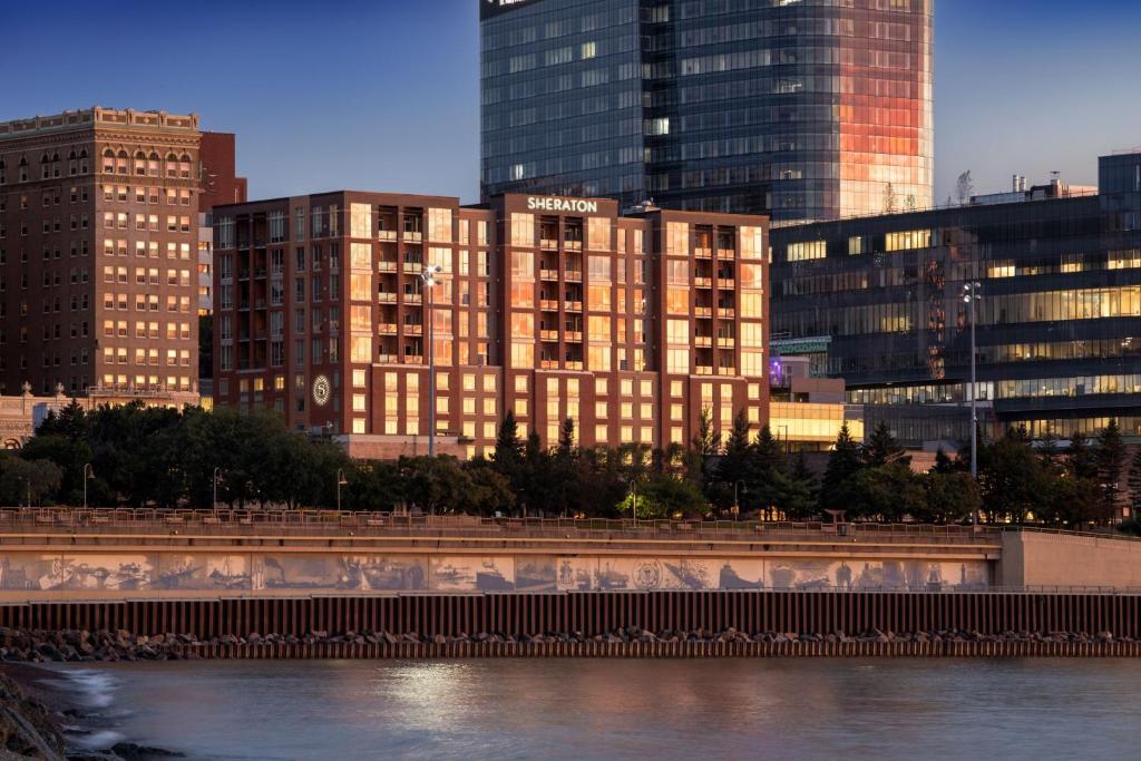 Sheraton Duluth Hotel photo 1