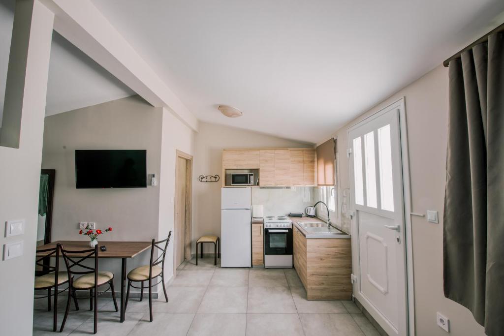 Acrocorinth Apartments photo 3