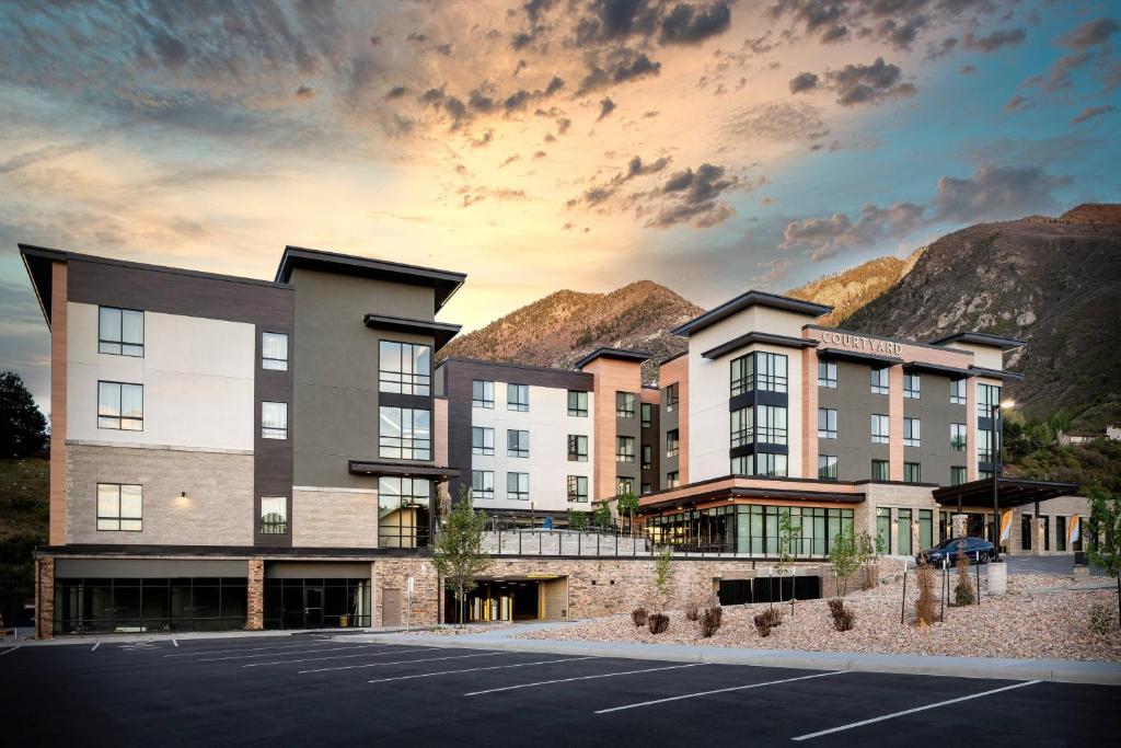 Courtyard by Marriott Salt Lake City Cottonwood image