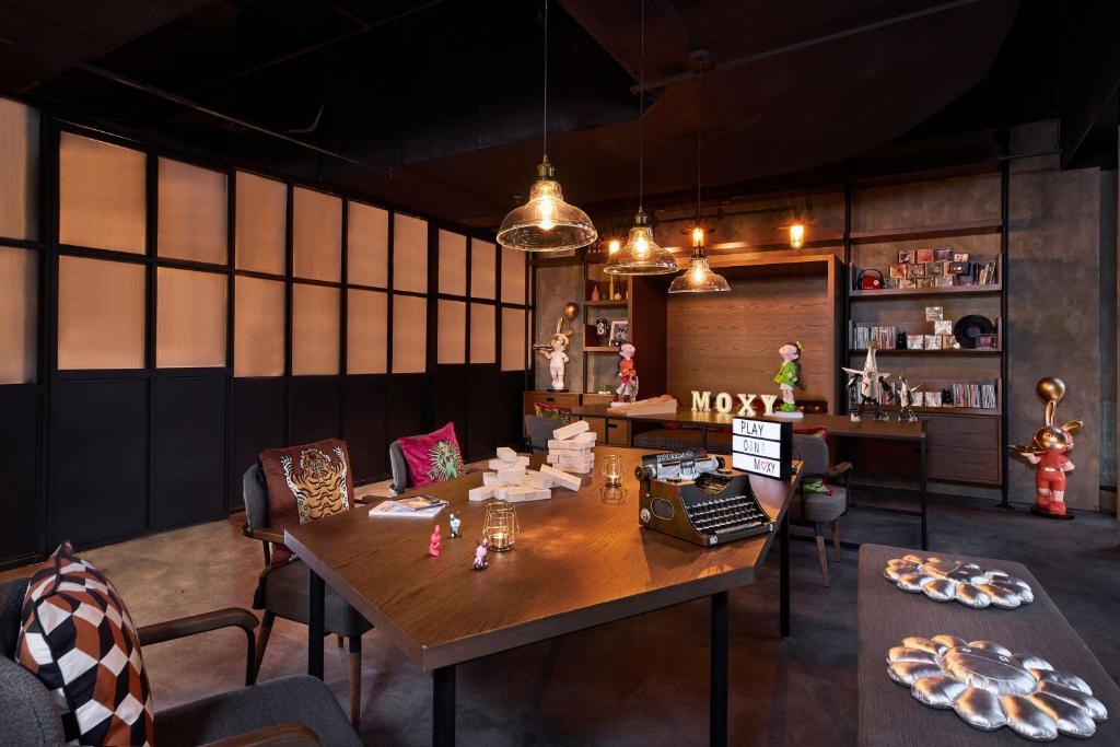 Moxy Shanghai Xuhui photo 4