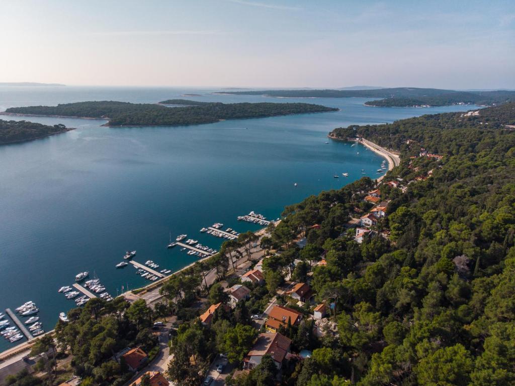 Exclusive Apartments Milahomes by the sea, boot mooring and private parking photo 2