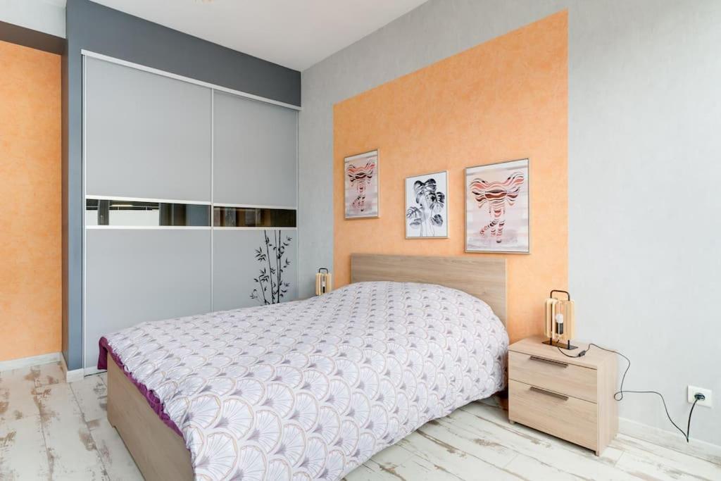 SUPERBE APPARTEMENT A UNE MINUTE A PIED DE LA GARE photo 2