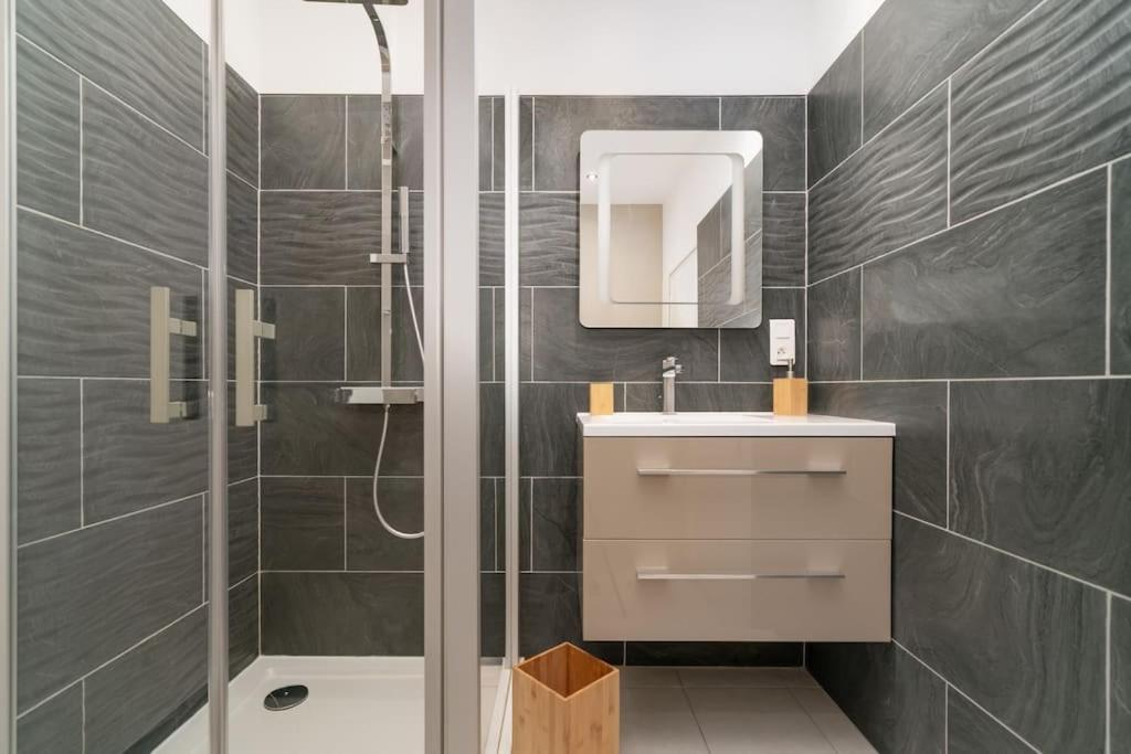 SUPERBE APPARTEMENT A UNE MINUTE A PIED DE LA GARE photo 4