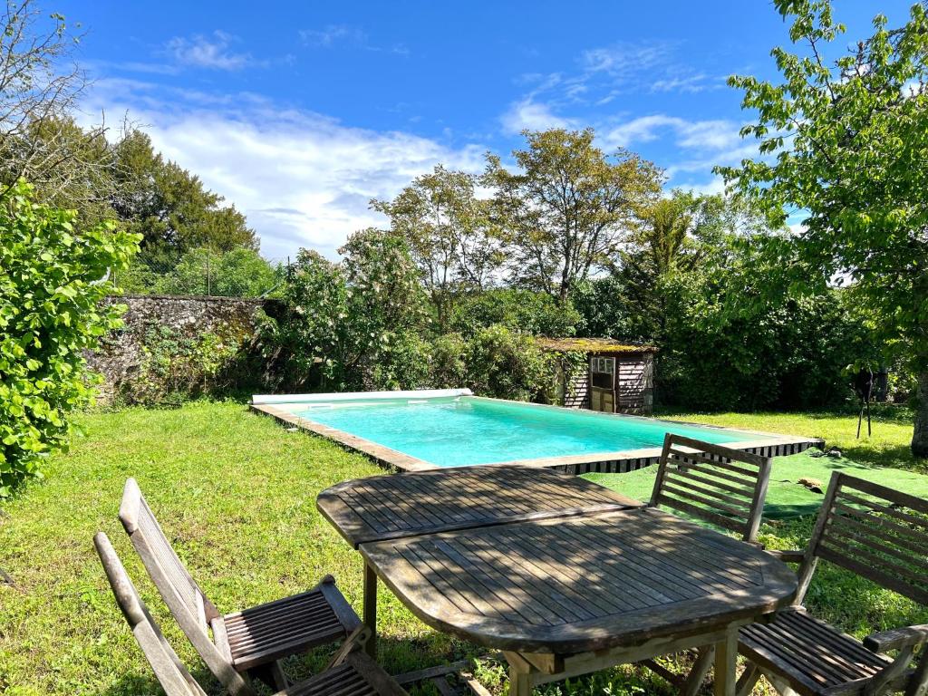 Au Domaine Valigny, piscine chauffée + WIFI Fibre photo 1