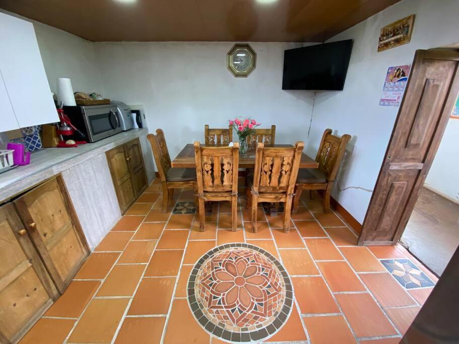 Linda Casa Colonial Remodelada photo 2