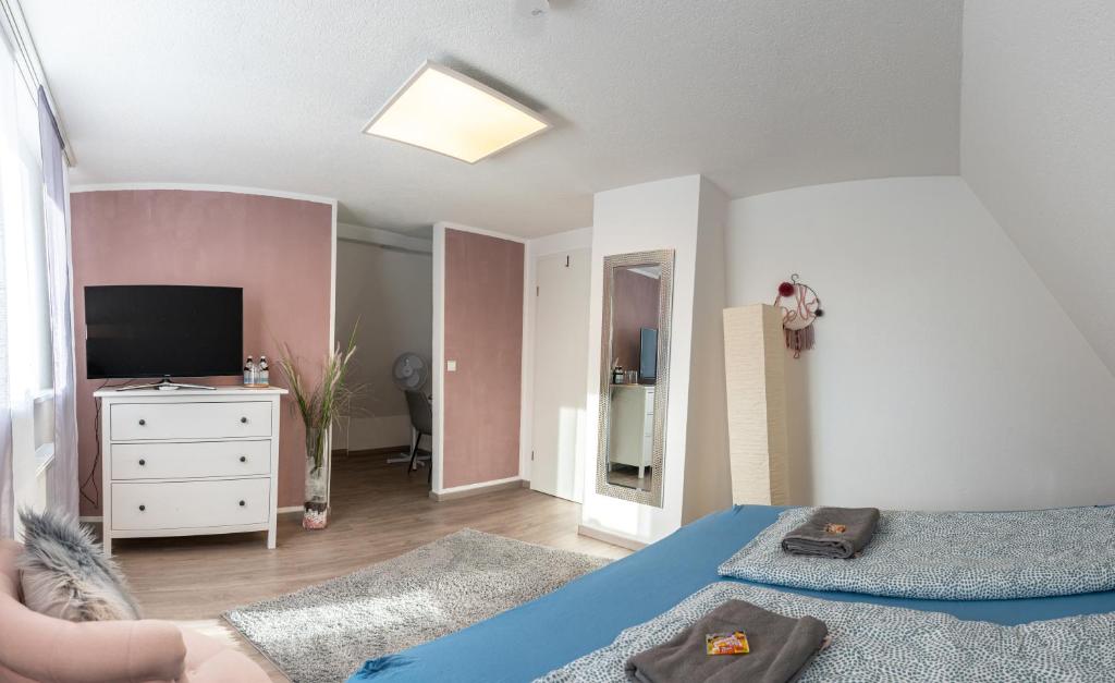 #2 Großes Zimmer mit Pool und Garten photo 3