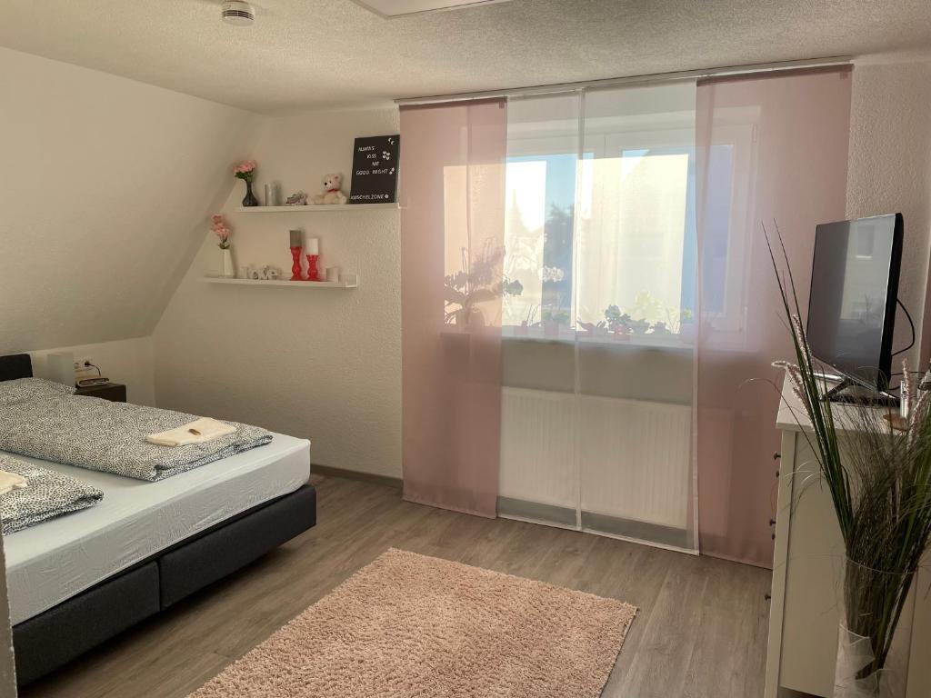 #2 Großes Zimmer mit Pool und Garten photo 1