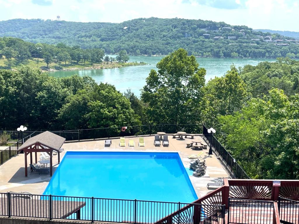 Rockwood Condos on Table Rock Lake With Boat Slips photo 2