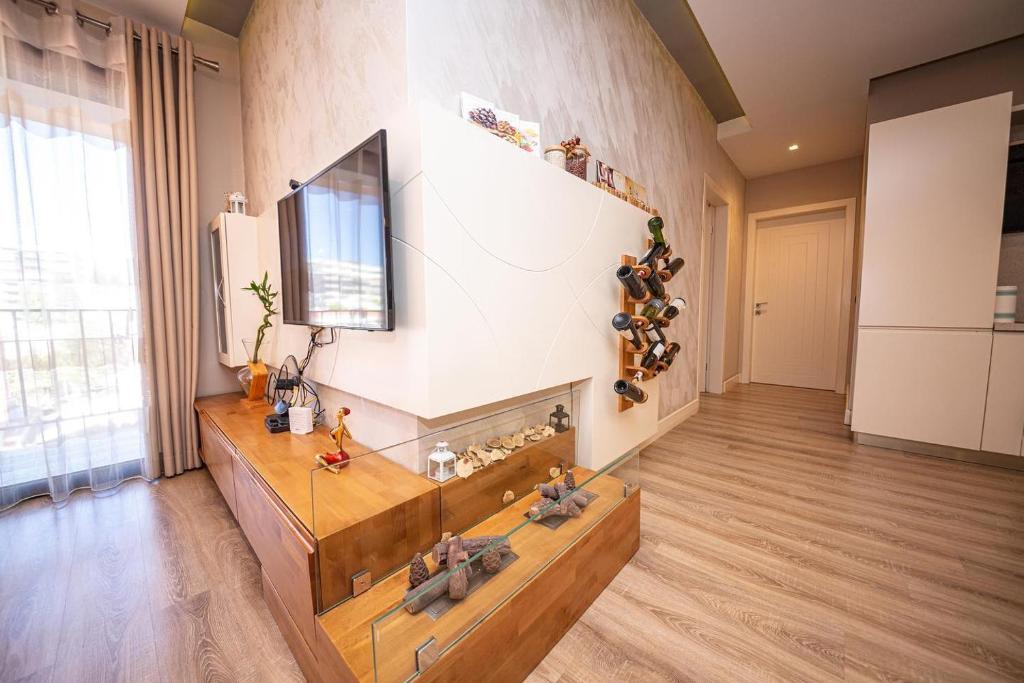 Milestone Deluxe Apartment Tirana photo 2