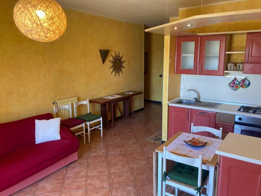 Casa di Ro - coloratissima a 300 metri dal mare photo 2