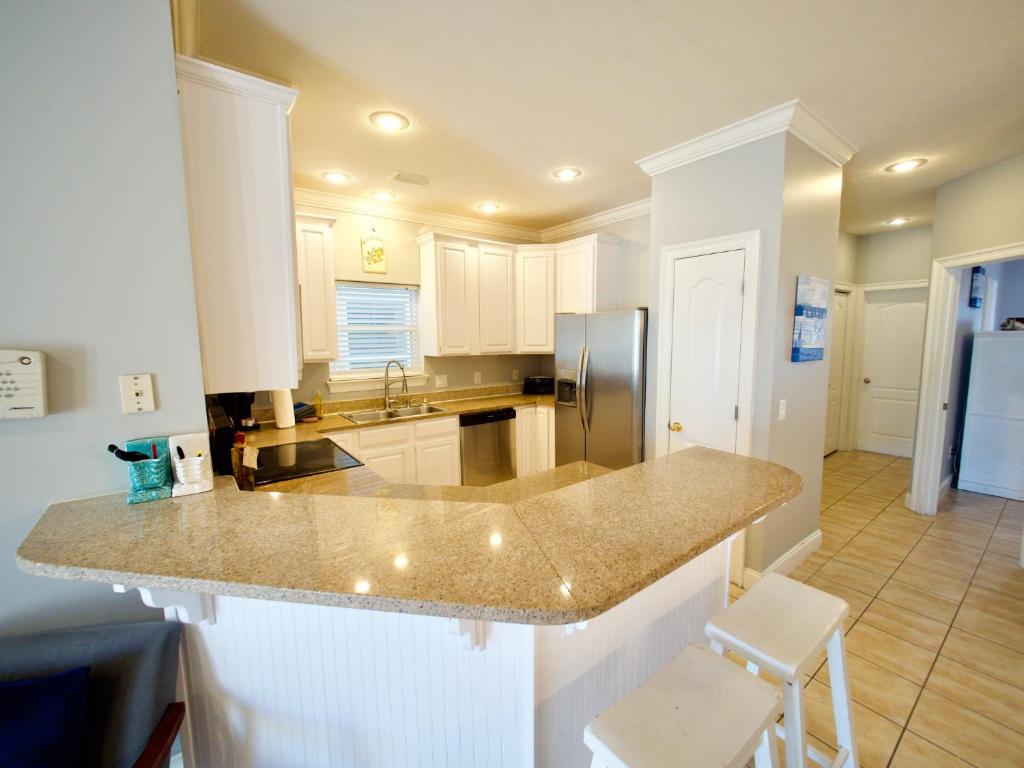 6 BR-Seaside Cotton-Heated Pool-Game Room with Pool Table photo 3