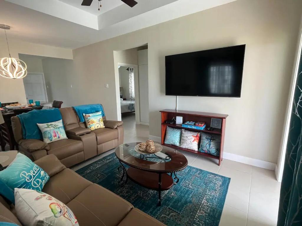 Spacious apartments Crystal Waters
