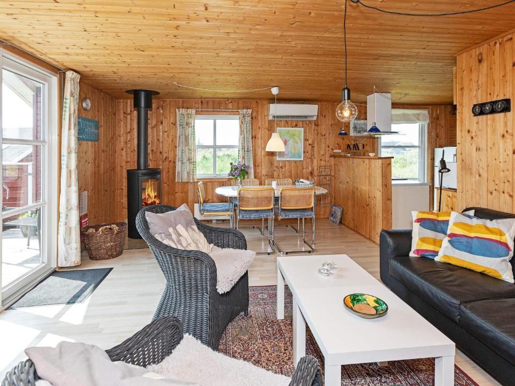 Three-Bedroom Holiday home in Frøstrup 1 photo 3