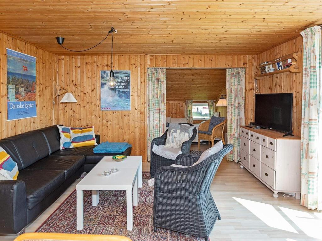 Three-Bedroom Holiday home in Frøstrup 1 photo 2