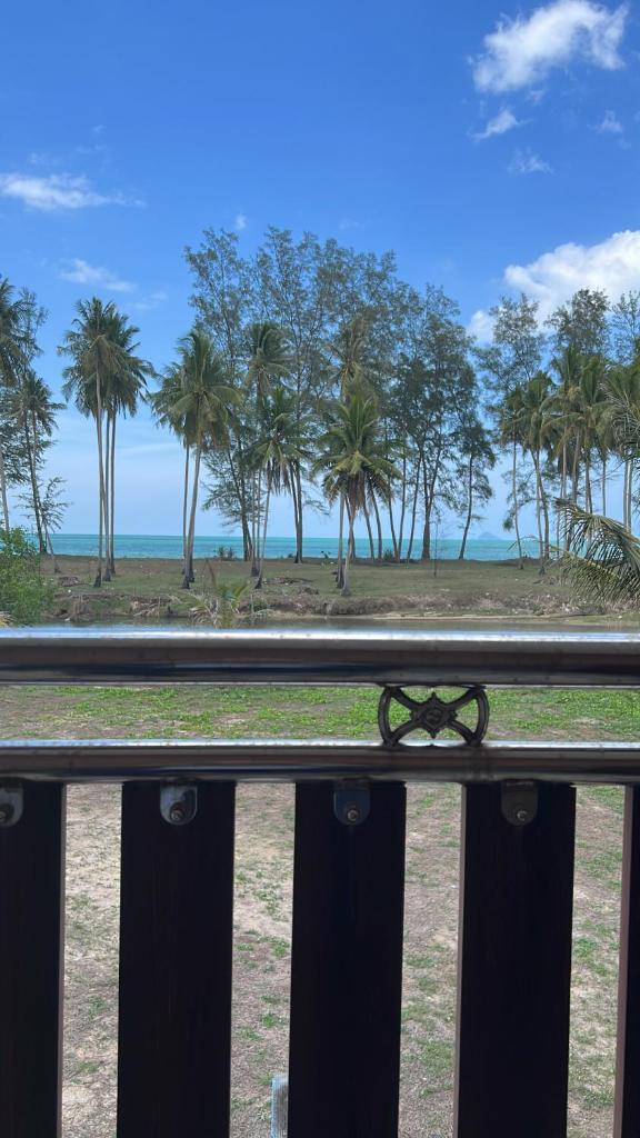 Arryantz by the beach photo 3
