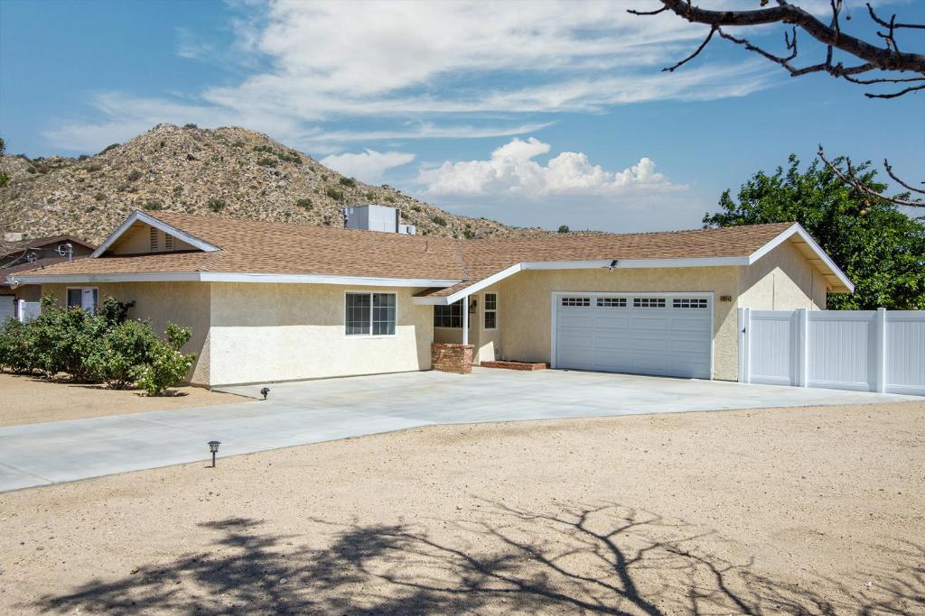 Peaceful Home with Nature Views & Trail Access photo 4