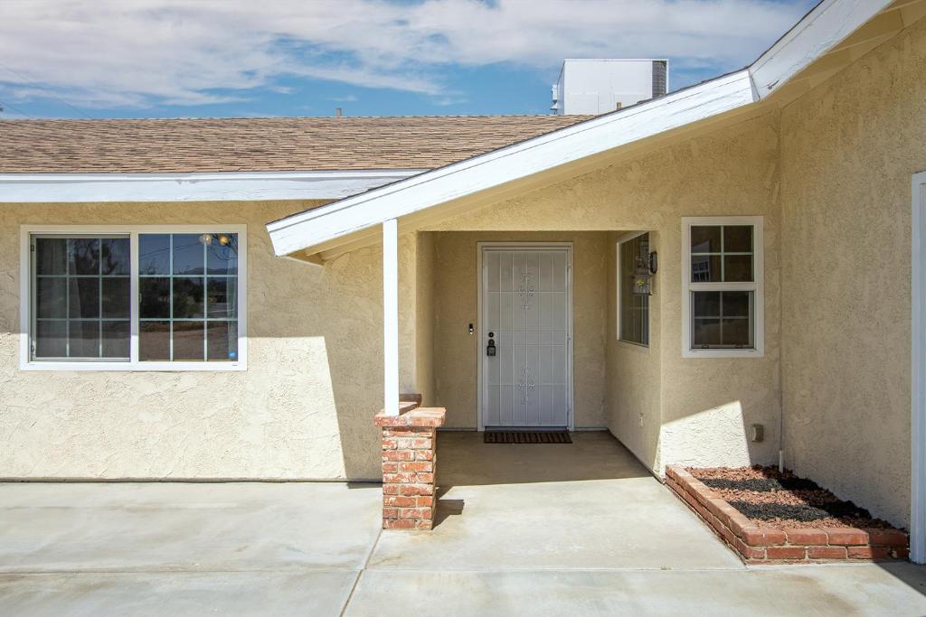 Peaceful Home with Nature Views & Trail Access photo 3