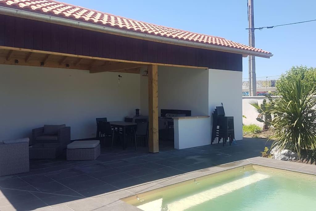 Luxurious villa with pool near ocean photo 3
