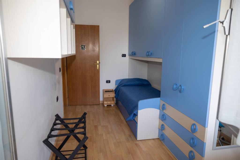 Mirea's Rooms Room Type - Twin Room with Private External Bathroom