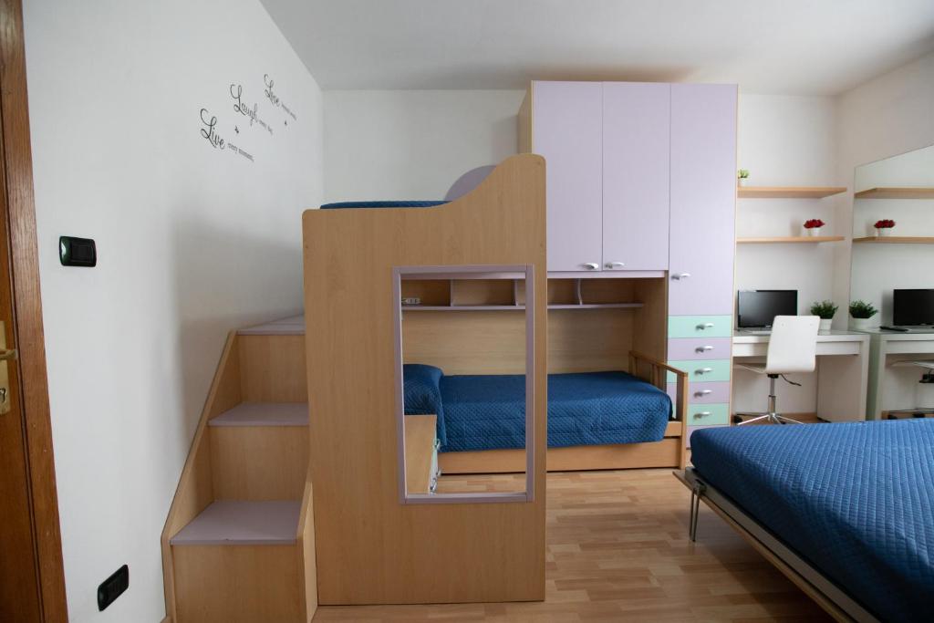 Mirea's Rooms Room Type - Family Room with Private Bathroom