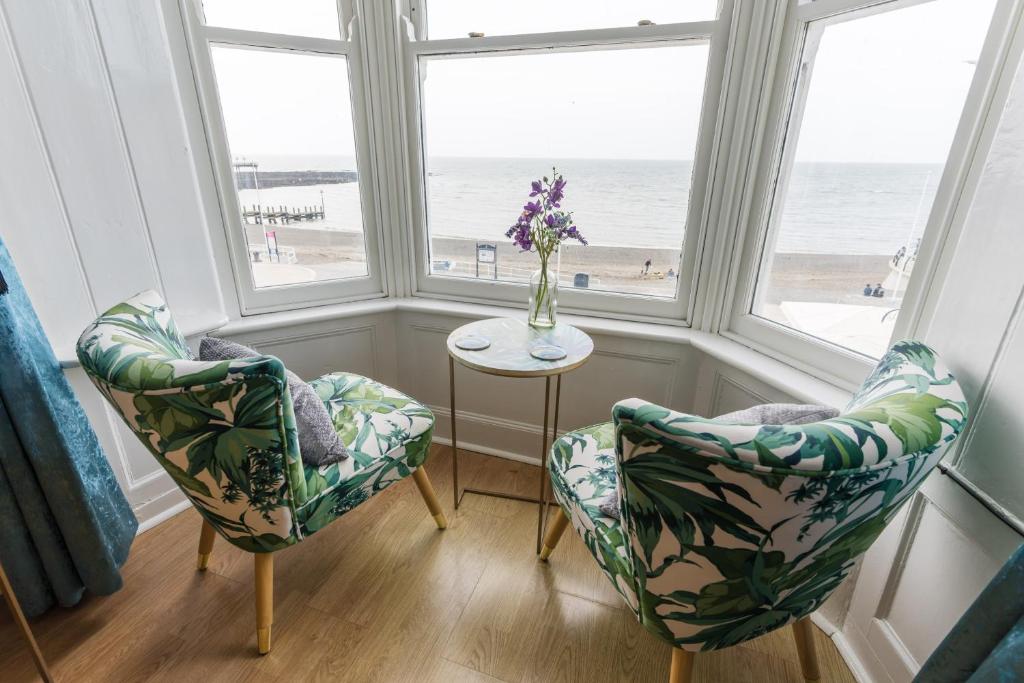 Starling View BOUTIQUE Stunning Seafront view Apartment photo 2