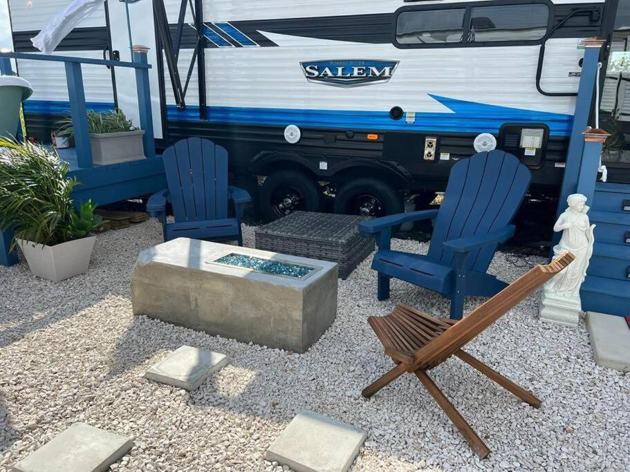 iconic rv with pool/ terrace photo 3