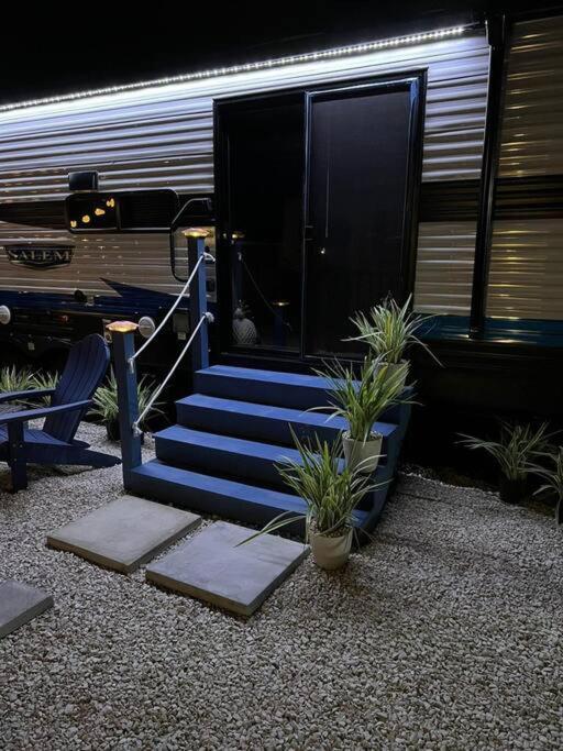 iconic rv with pool/ terrace photo 4